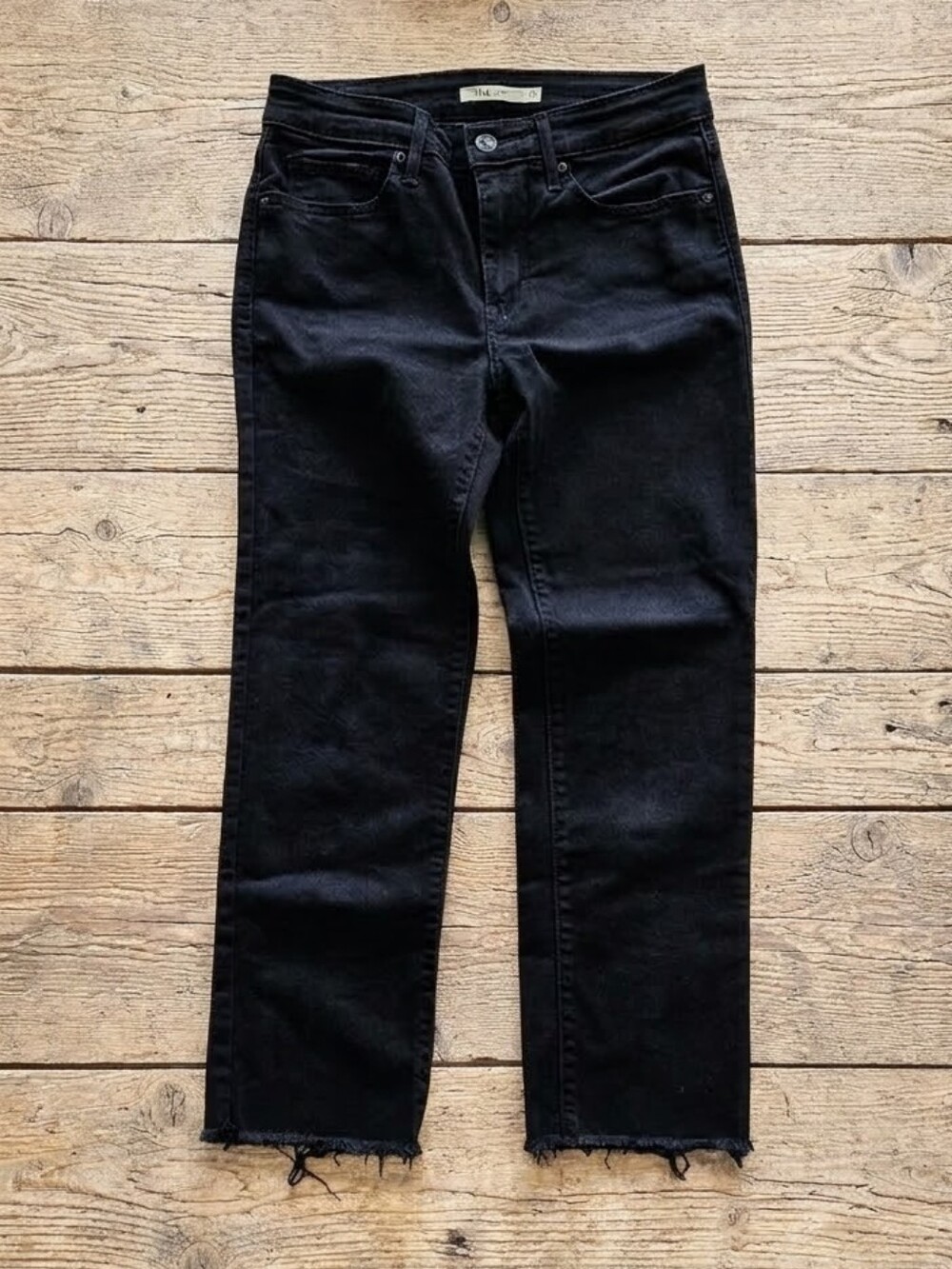 Levi’s 714 Straight Black Jeans Size 27 Raw Frayed Hem Cropped Ankle Altered 23